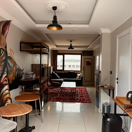 Hostel Lola Backpackers *